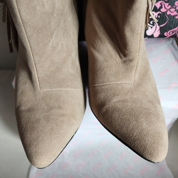 Qupid 💘 slip-on leather booties - Picture 3 of 8